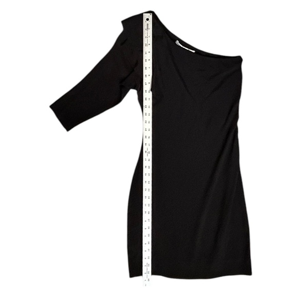 DIANE von FURSTENBERG Cobb One Shoulder Dress sz 2 Stretchy Silk Blend LBD Short - Picture 5 of 12